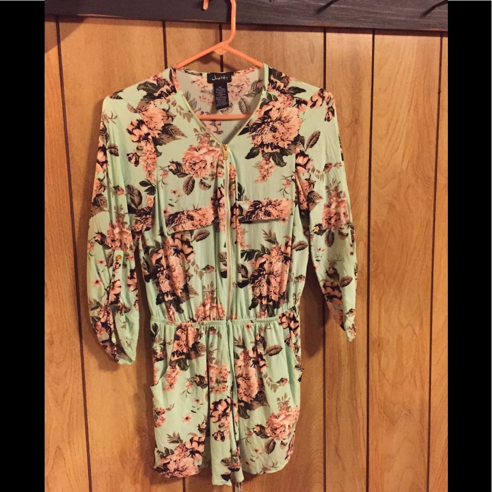 Justify Romper Juniors Size Small Gold Zip Front